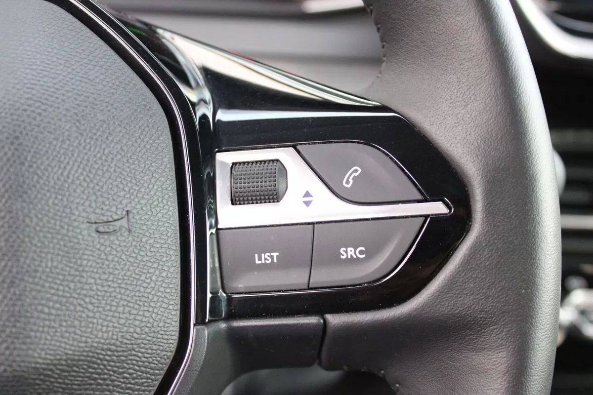 peugeot-208-2024-gasolina-1199cc