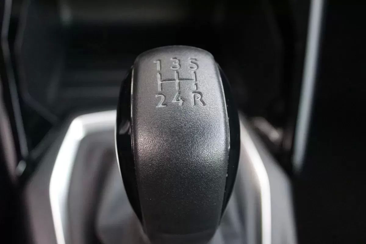 peugeot-208-2024-gasolina-1199cc