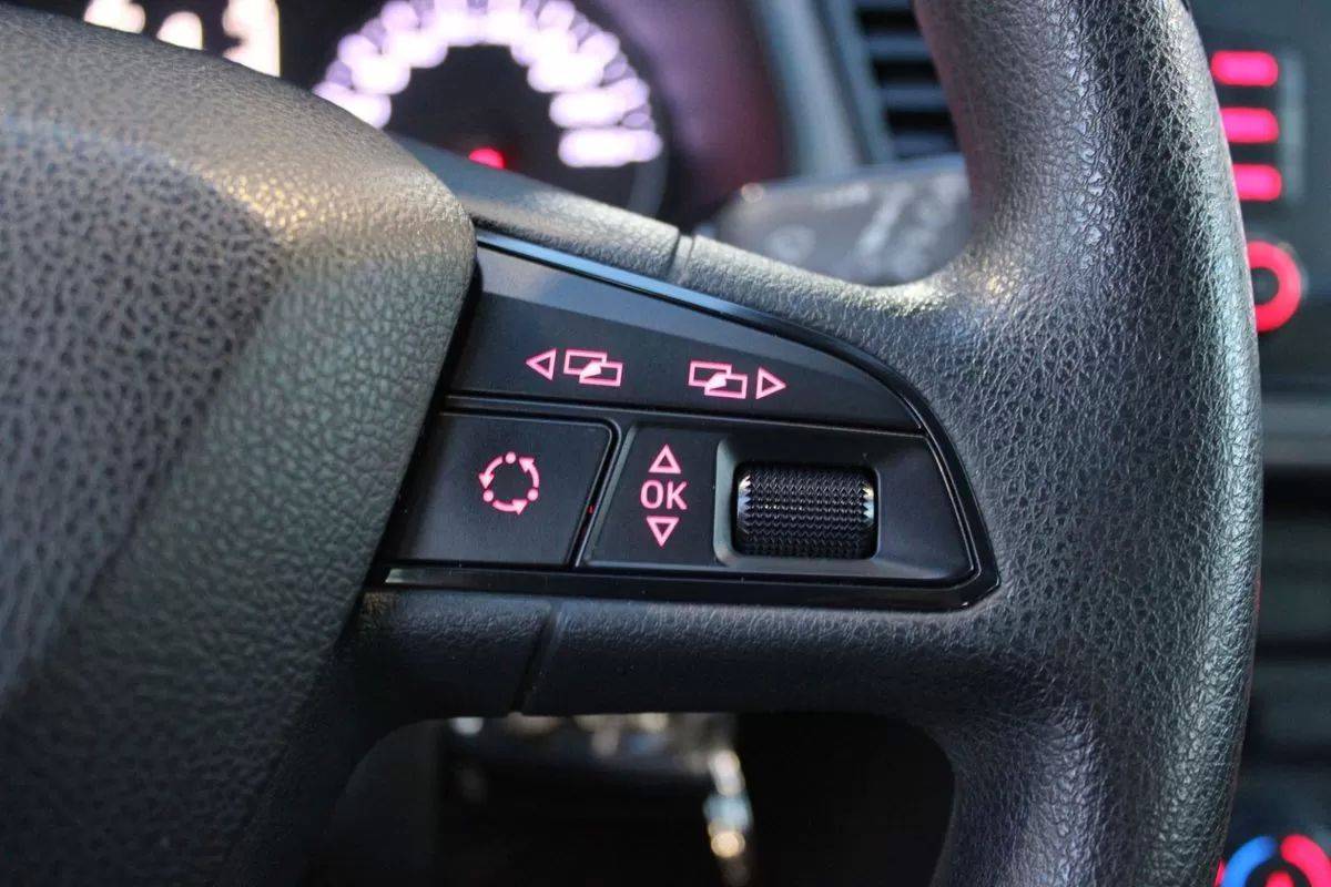 seat-leon-2013-diesel-1598cc