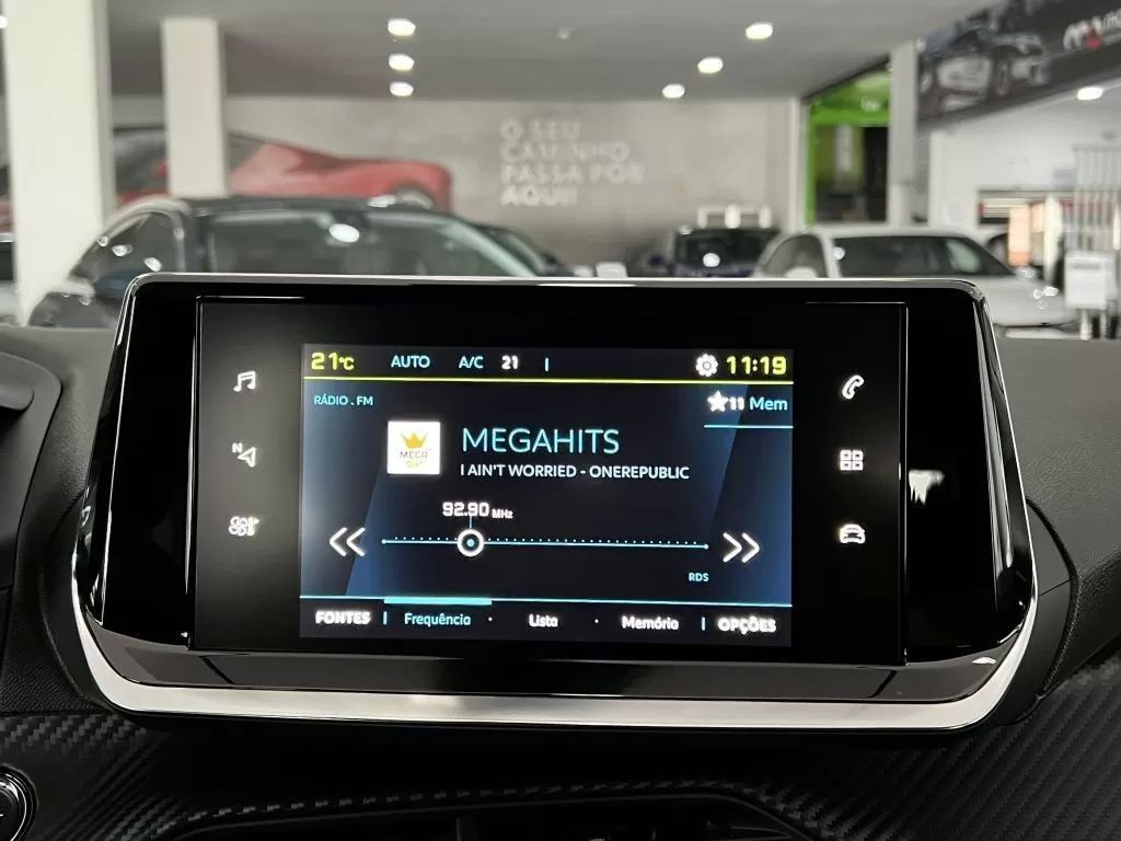 peugeot-e-208-2022-eletrico-200cc