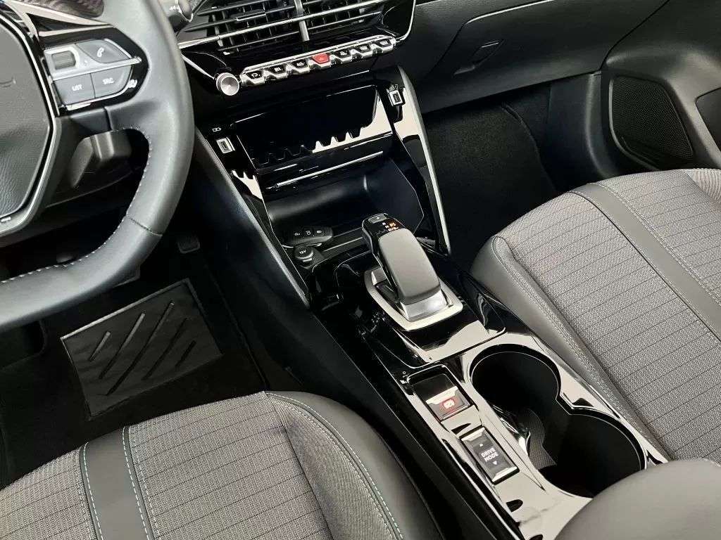 peugeot-e-208-2022-eletrico-200cc