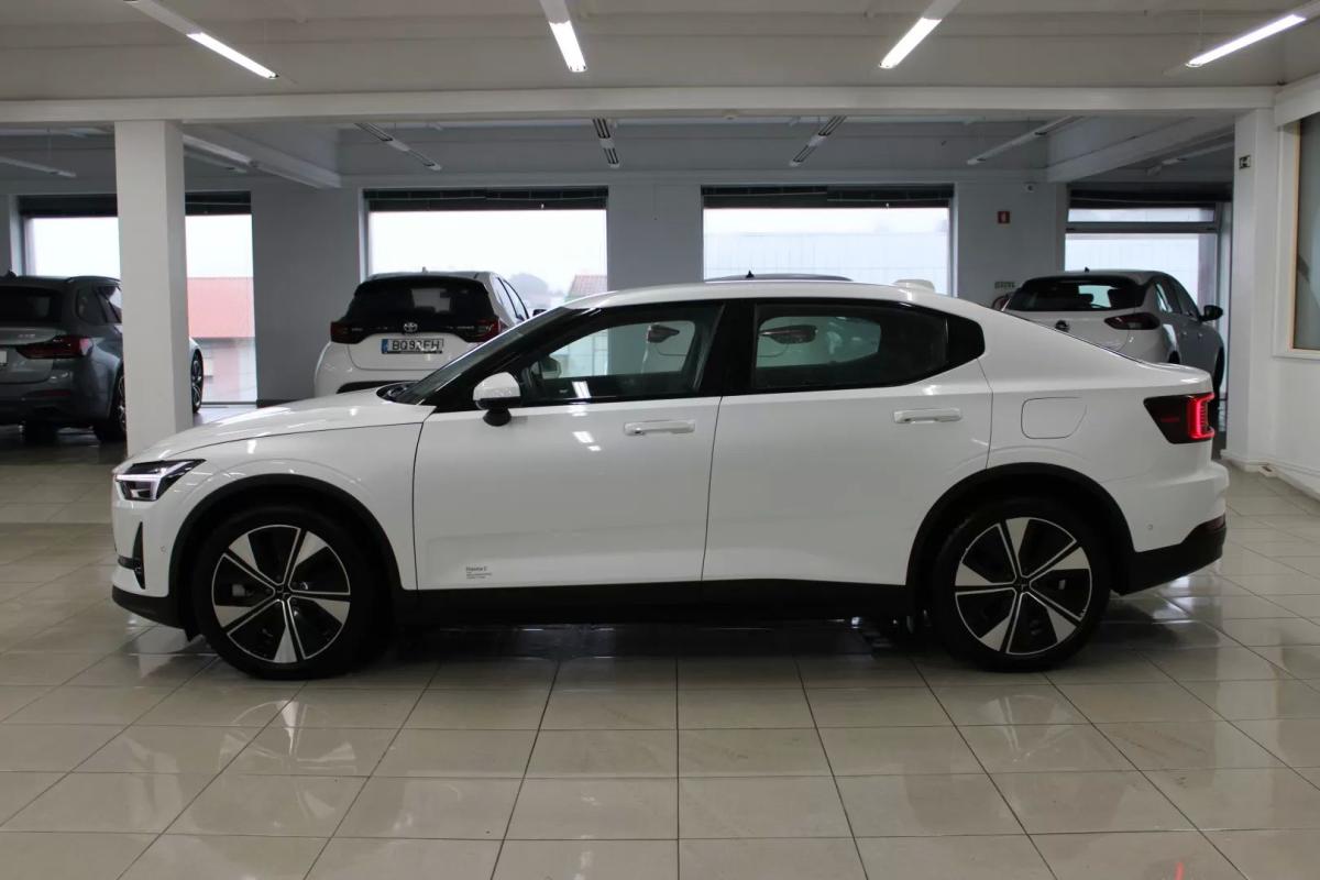 polestar-2-2023-eletrico-200cc