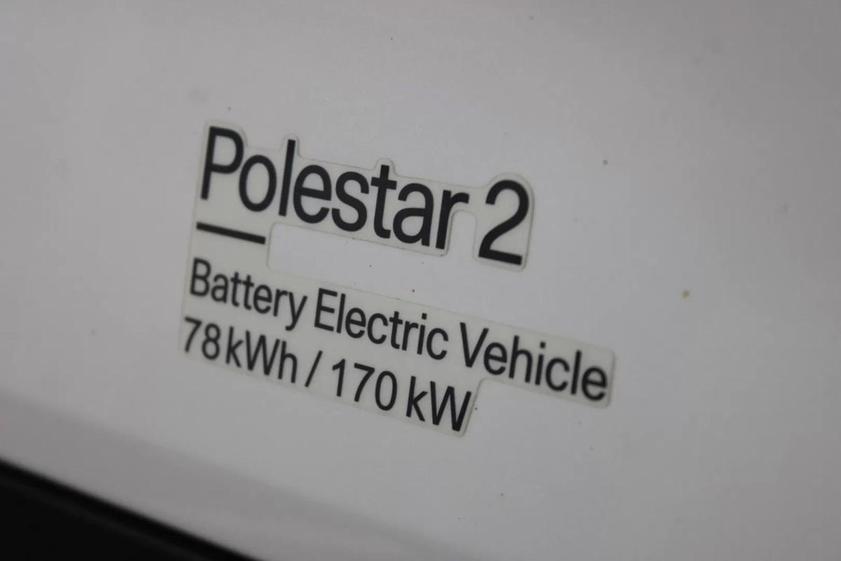 polestar-2-2023-eletrico-200cc