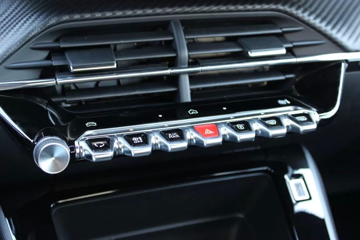 peugeot-2008-2024-gasolina-1199cc