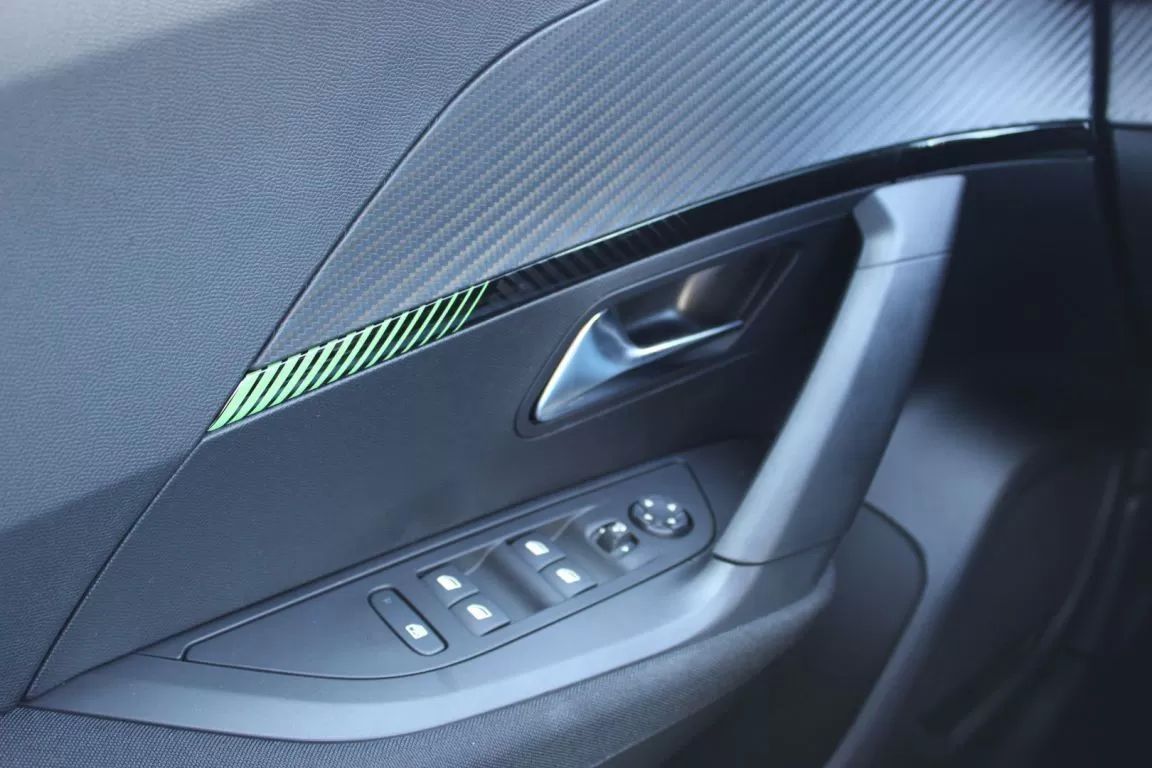 peugeot-2008-2024-gasolina-1199cc