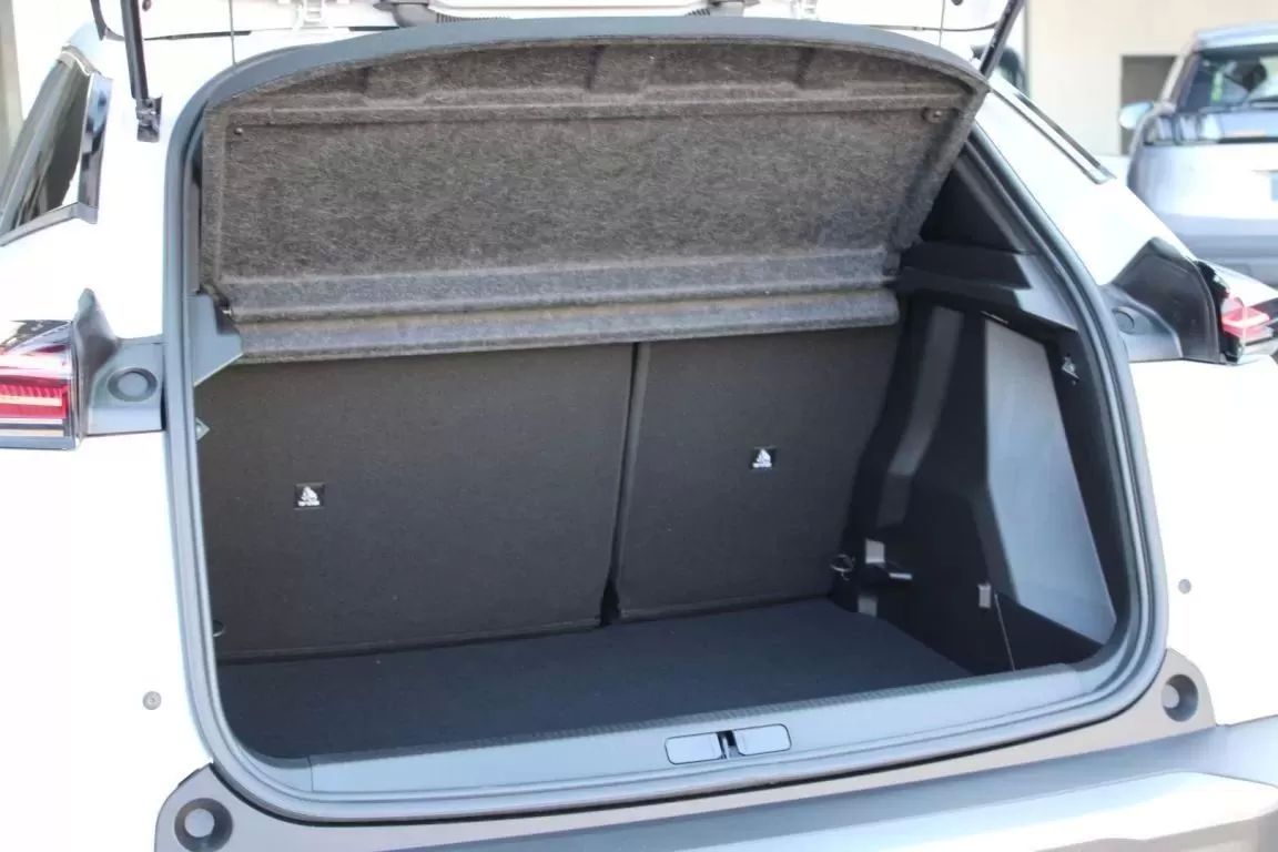 peugeot-2008-2024-gasolina-1199cc