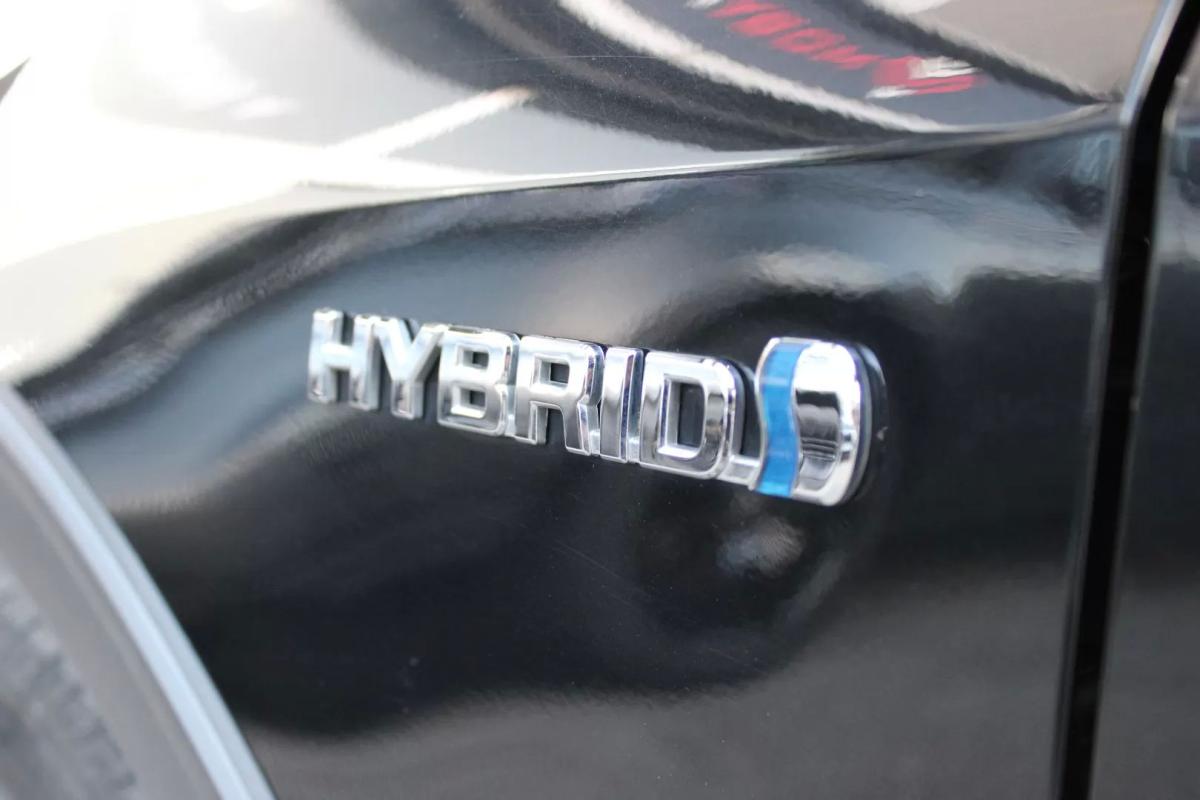 toyota-corolla-2020-hibrido-a-gasolina-1798cc