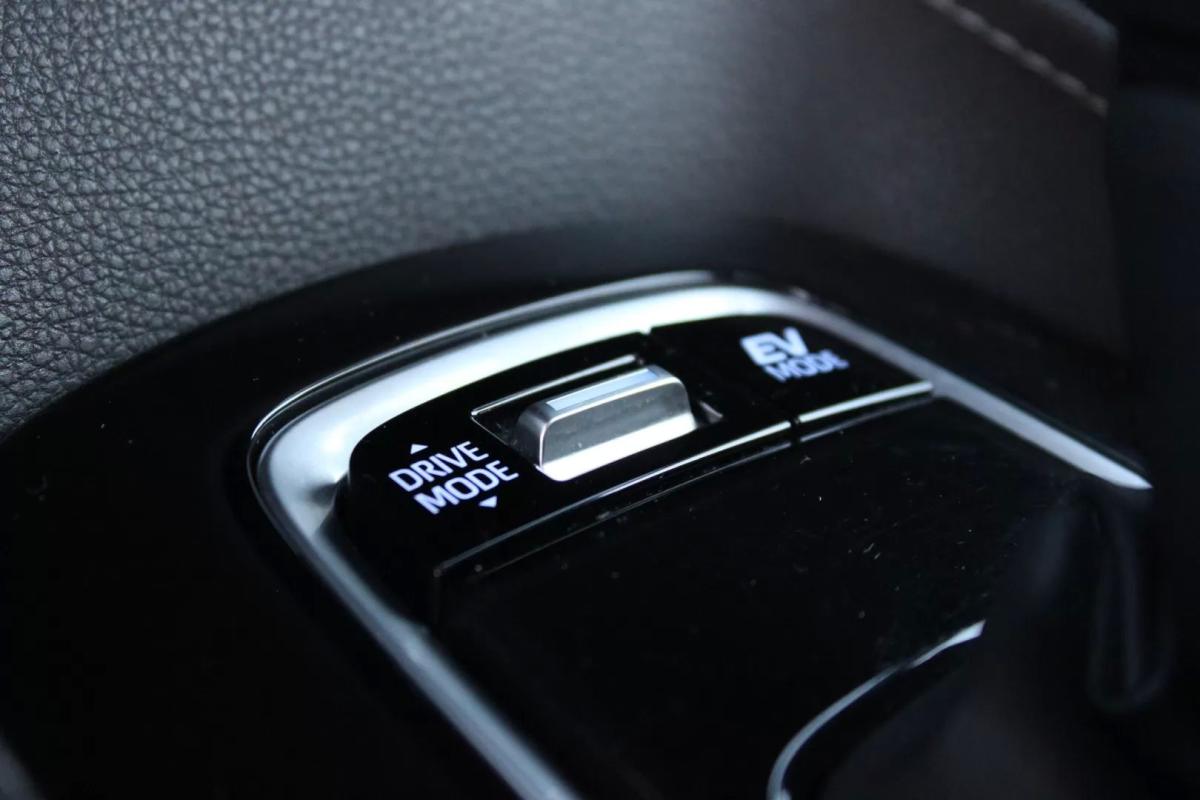 toyota-corolla-2020-hibrido-a-gasolina-1798cc
