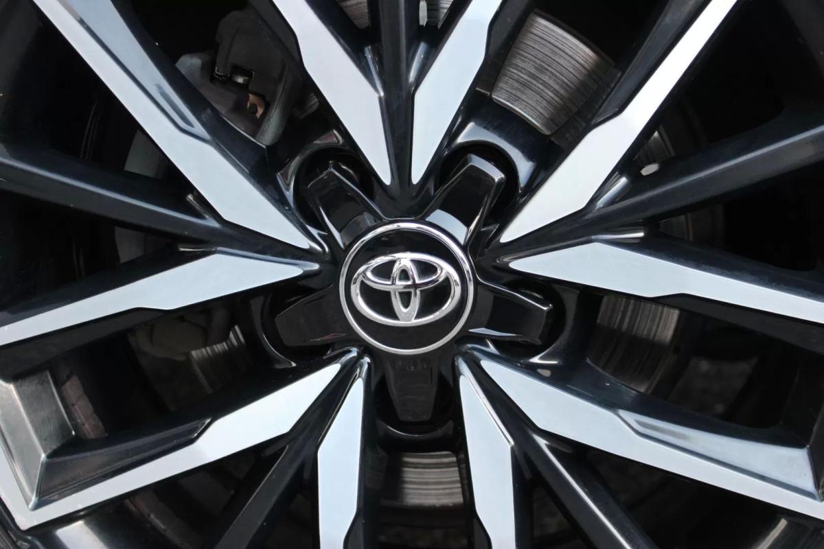 toyota-corolla-2020-hibrido-a-gasolina-1798cc