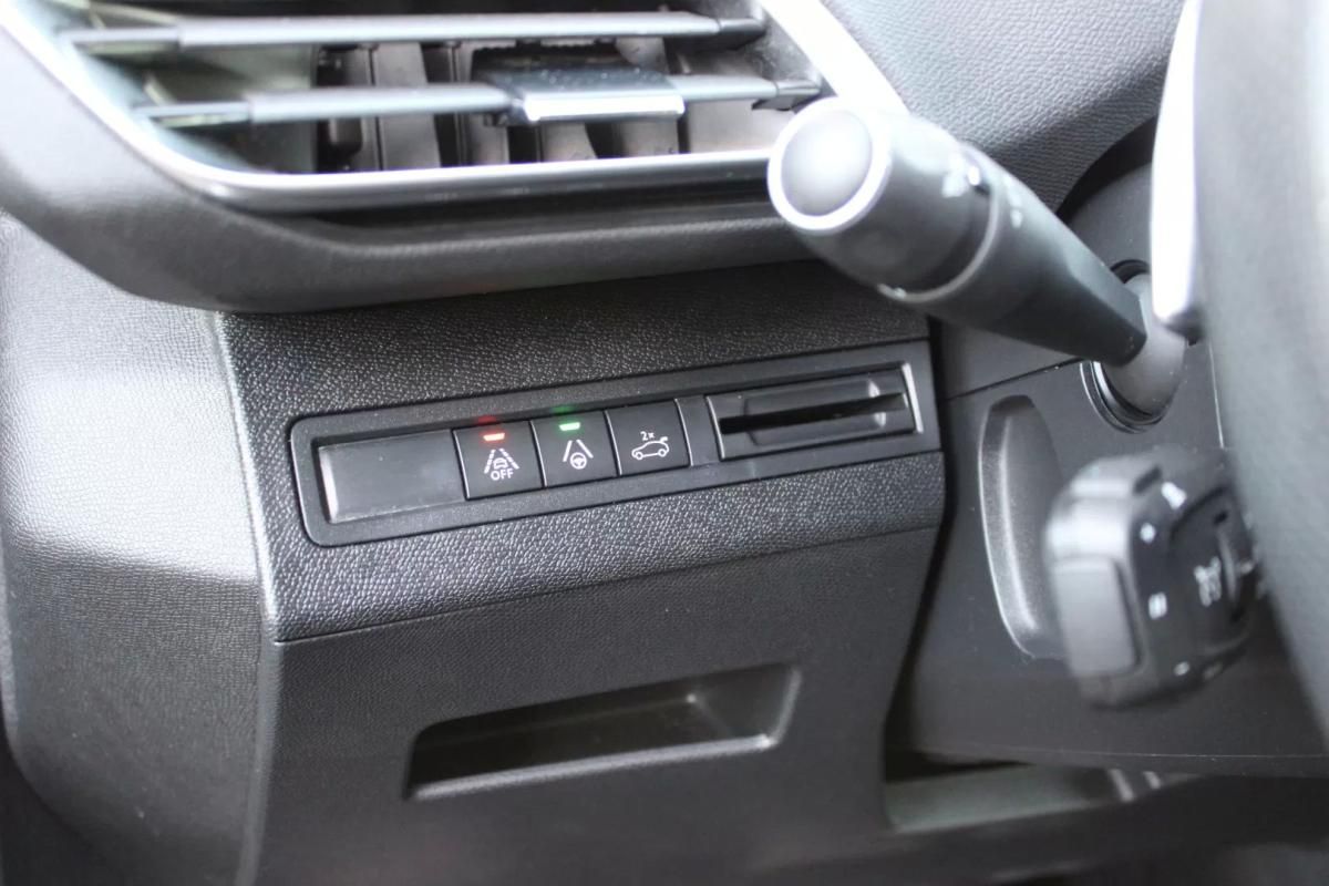 peugeot-5008-2021-diesel-1499cc