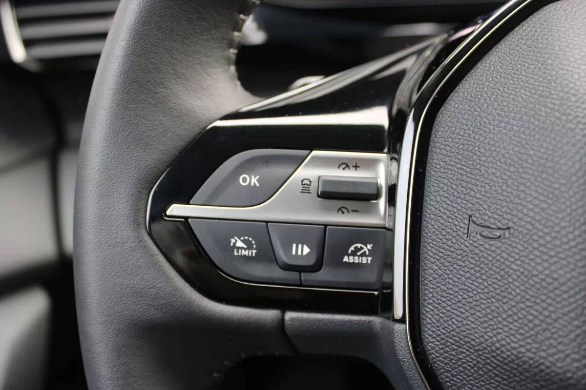peugeot-408-2024-gasolina-1199cc