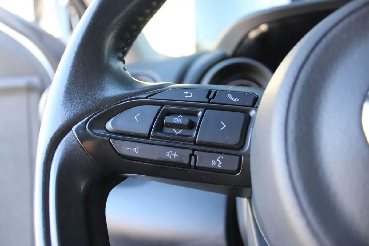 toyota-yaris-2021-gasolina-1497cc