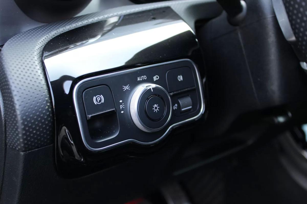 mercedes-benz-classe-a-2021-hibrido-1332cc
