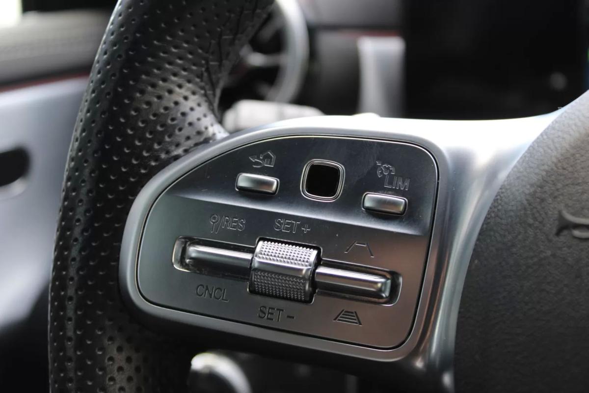 mercedes-benz-classe-a-2021-hibrido-1332cc