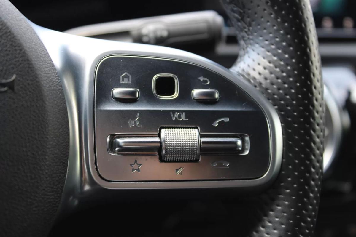 mercedes-benz-classe-a-2021-hibrido-1332cc