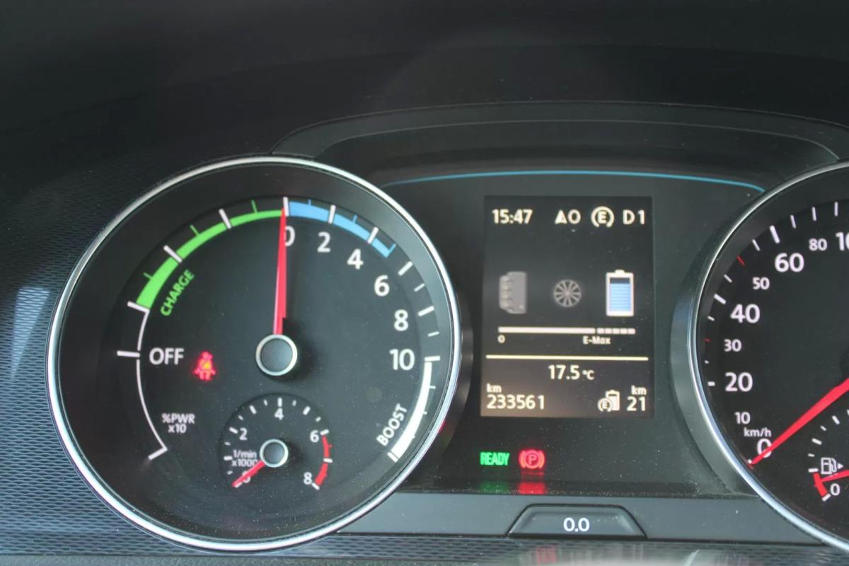 volkswagen-golf-2015-hibrido-1395cc