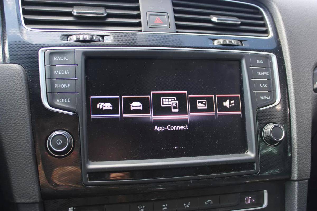volkswagen-golf-2015-hibrido-1395cc