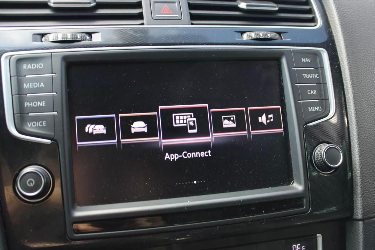 volkswagen-golf-2015-hibrido-1395cc