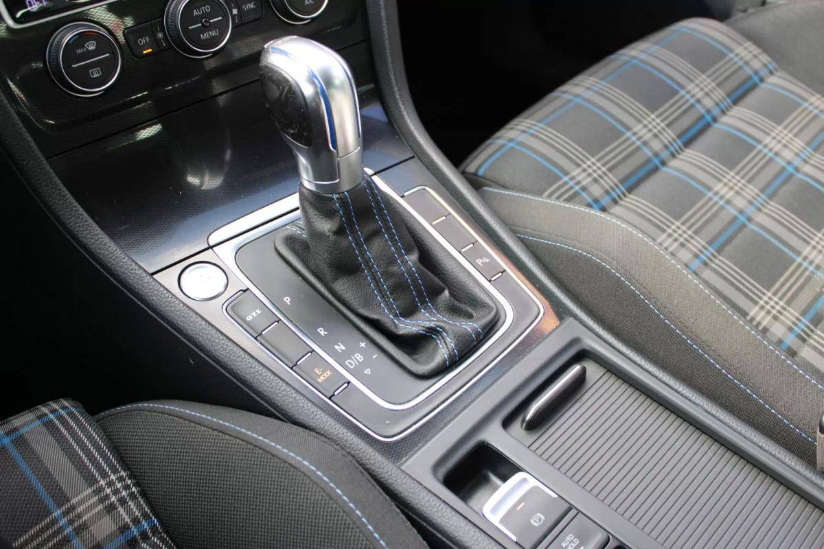 volkswagen-golf-2015-hibrido-1395cc