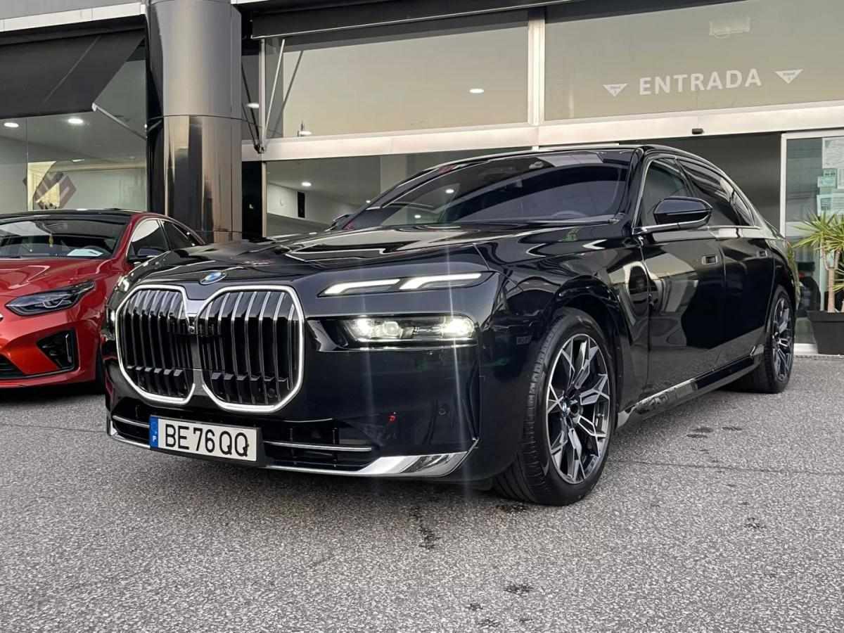 bmw-serie-7-2023-diesel-2993cc