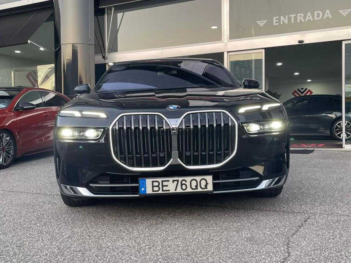 bmw-serie-7-2023-diesel-2993cc