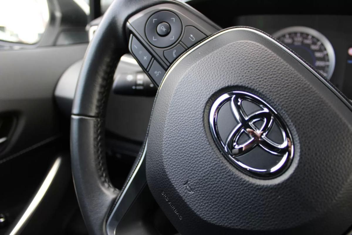 toyota-corolla-2020-hibrido-a-gasolina-1798cc