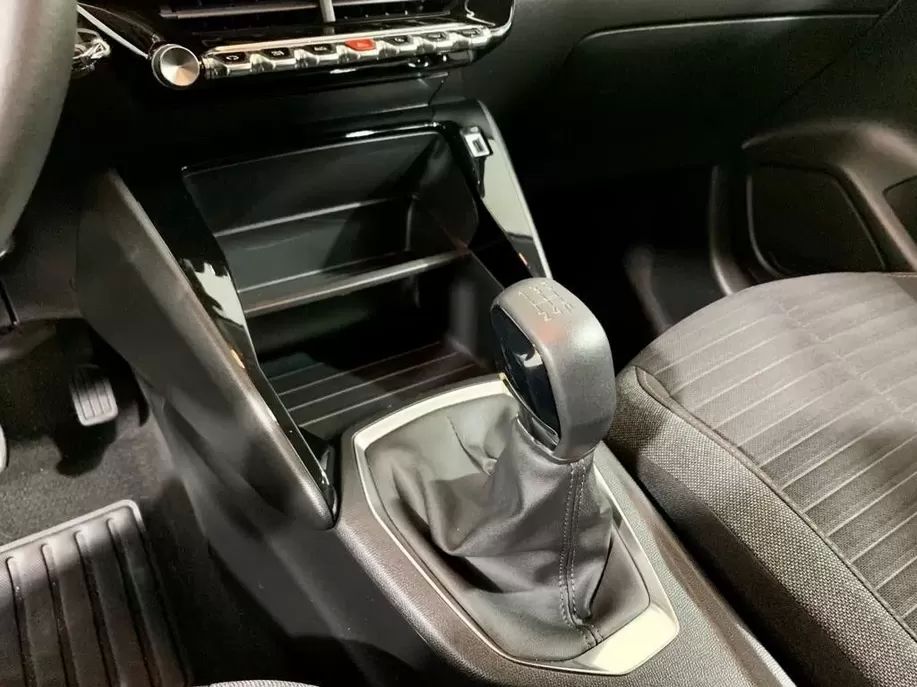 peugeot-208-2022-gasolina-1199cc
