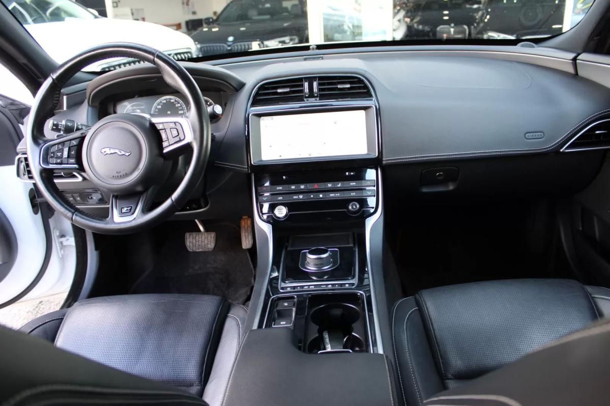 jaguar-xe-2018-diesel-1999cc