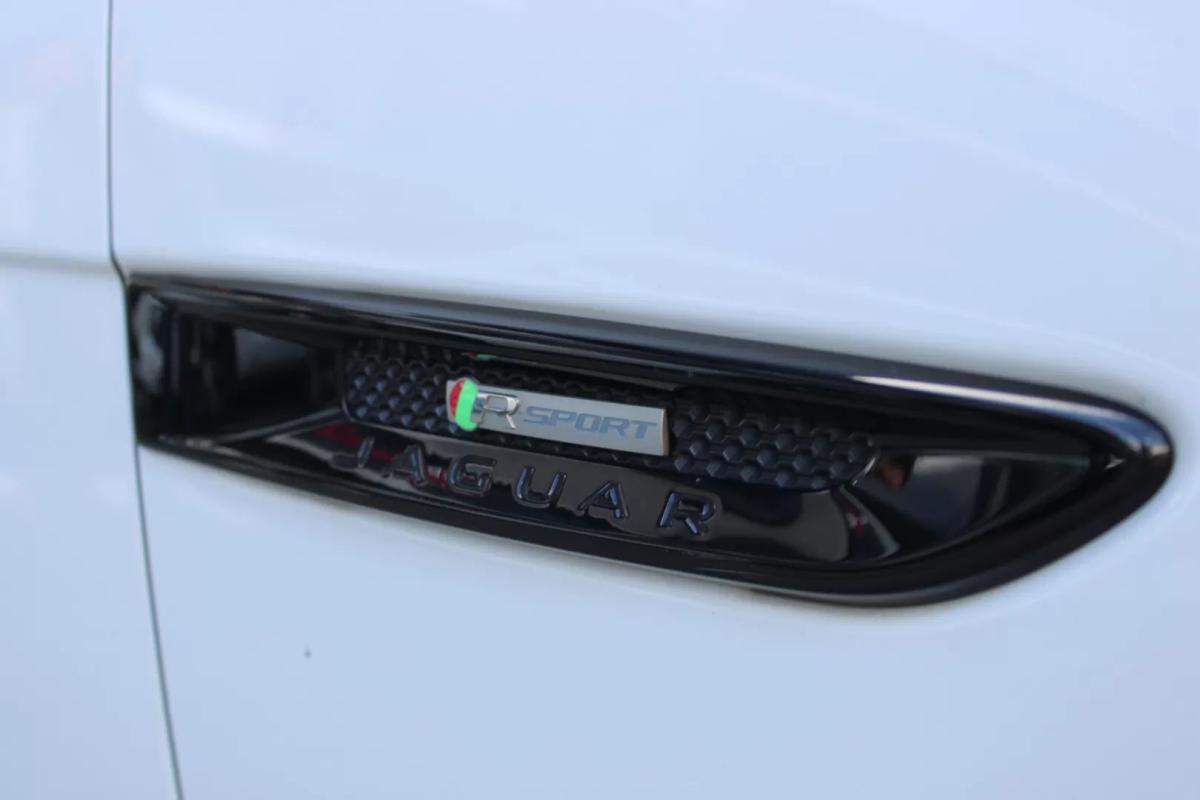 jaguar-xe-2018-diesel-1999cc