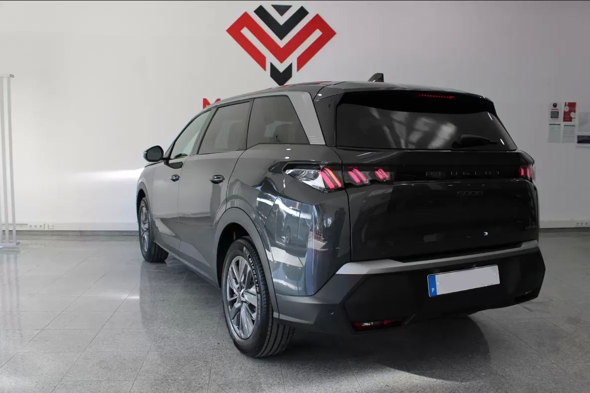 peugeot-5008-2026-hibrido-a-gasolina-1199cc