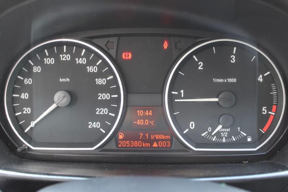 bmw-serie-1-2010-diesel-1995cc