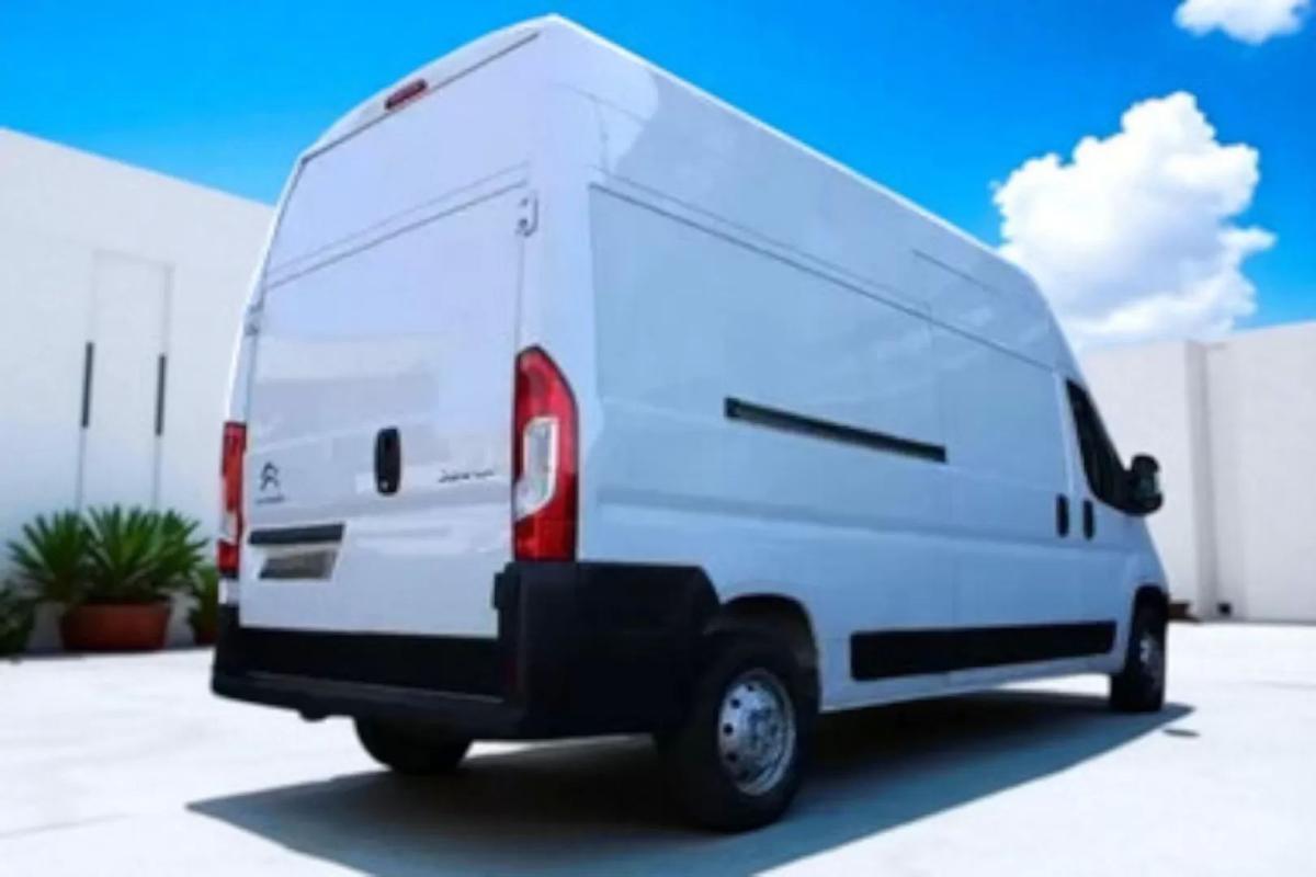 citroen-jumper-2023-diesel-2179cc