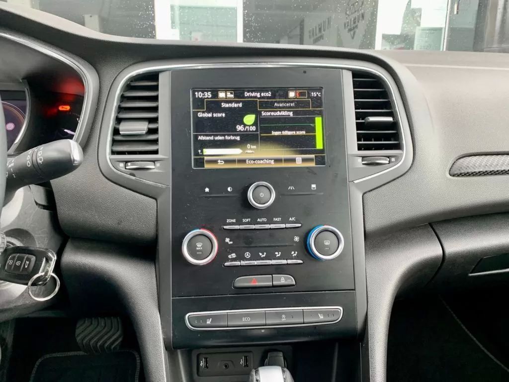 renault-megane-sport-tourer-2019-diesel-1461cc