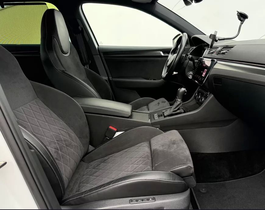 skoda-superb-2020-hibrido-1395cc
