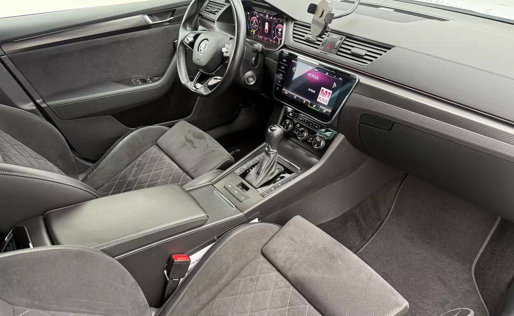 skoda-superb-2020-hibrido-1395cc