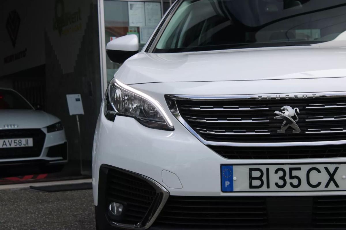 peugeot-5008-2019-diesel-1499cc