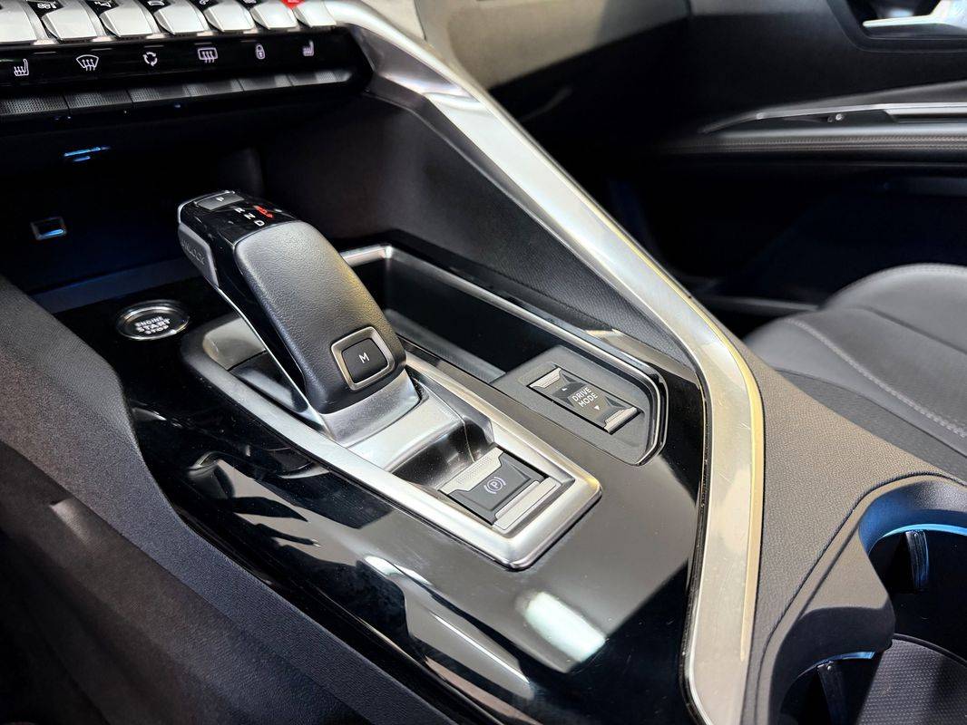 peugeot-5008-2023-diesel-1499cc