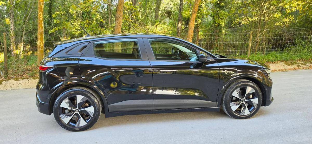renault-megane-e-tech-2023-eletrico-0cc