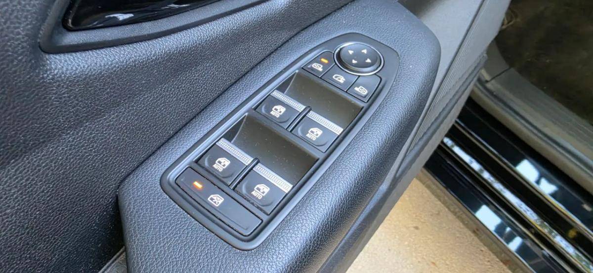renault-megane-e-tech-2023-eletrico-0cc