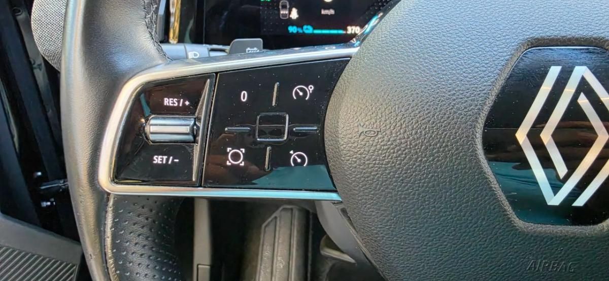 renault-megane-e-tech-2023-eletrico-0cc