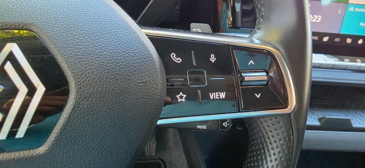 renault-megane-e-tech-2023-eletrico-0cc