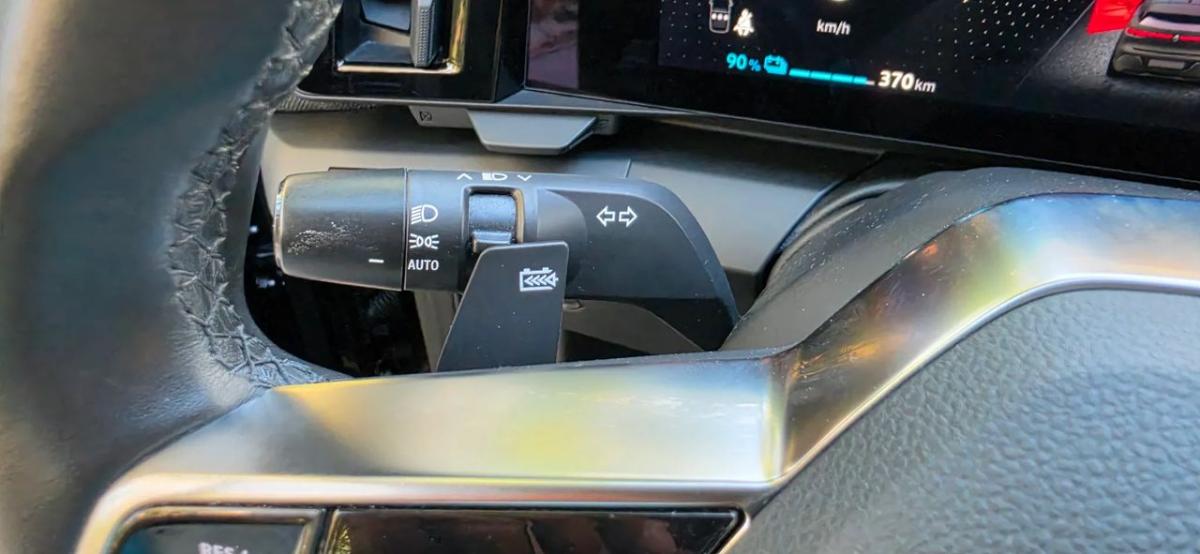 renault-megane-e-tech-2023-eletrico-0cc