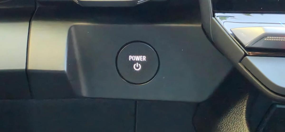 renault-megane-e-tech-2023-eletrico-0cc