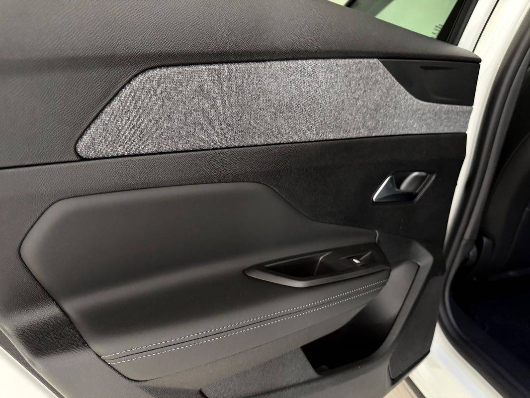 peugeot-408-2023-hibrido-a-gasolina-1598cc
