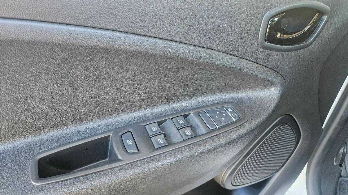 renault-zoe-2022-eletrico-0cc