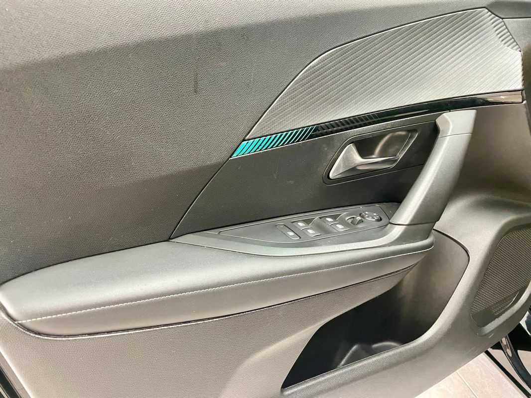 peugeot-2008-2022-gasolina-1199cc