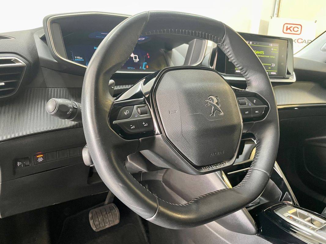 peugeot-2008-2022-gasolina-1199cc