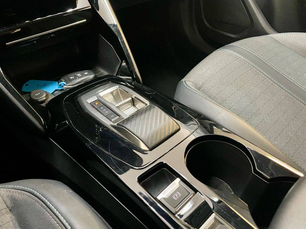 peugeot-2008-2022-gasolina-1199cc