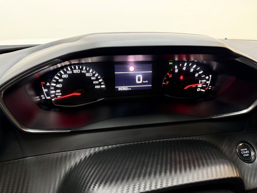 peugeot-2008-2022-diesel-1499cc