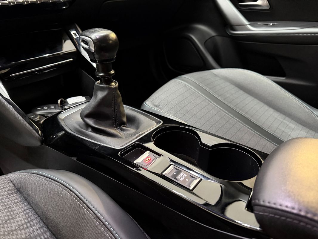 peugeot-2008-2022-diesel-1499cc